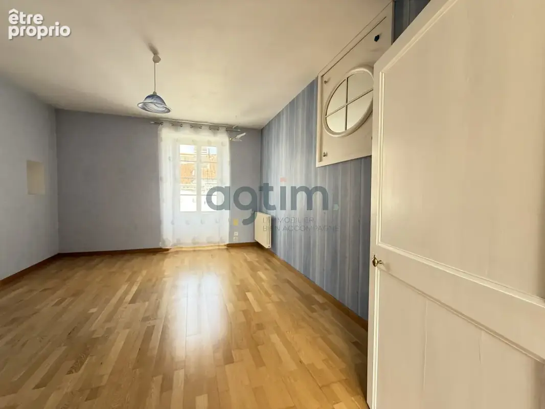Maison de bourg, 5 chambres, garage, jardin, grande cour, terrain 315m2 - photo 9