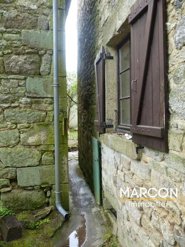 Maison à SAINT-PIERRE-BELLEVUE