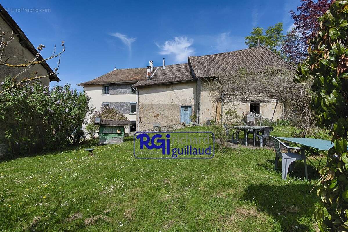 Maison à LA TOUR-DU-PIN