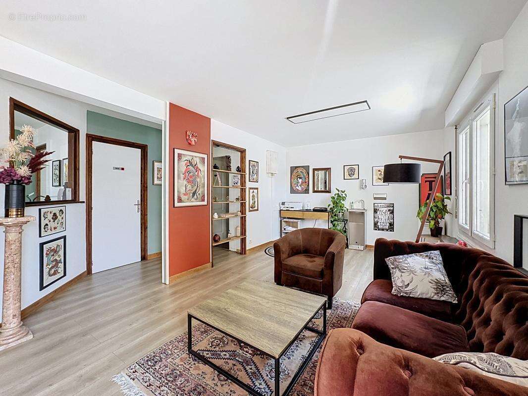 Local commercial - photo 7