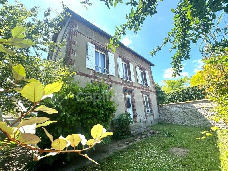 Maison à CHAUFOUR-LES-BONNIERES