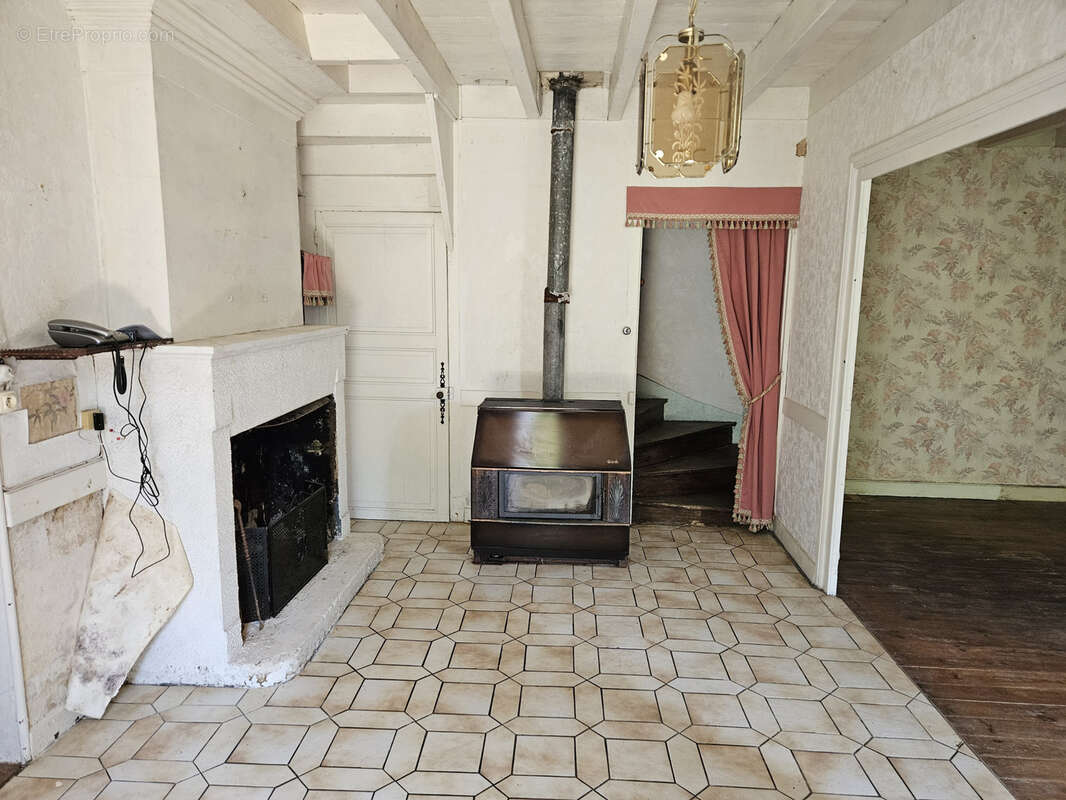 Maison à SAINT-GEORGES-DE-REX