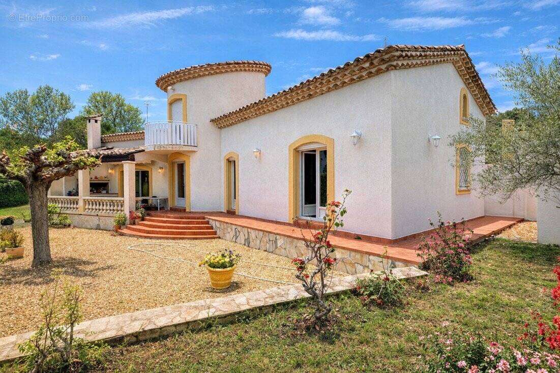 Photo 1 - Maison à SAINT-CLEMENT-DE-RIVIERE