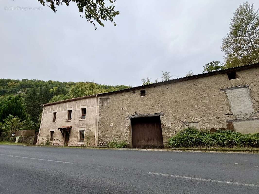 Maison à SAINT-FLORET