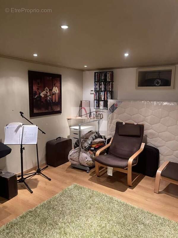 Maison à VAUX-LE-PENIL