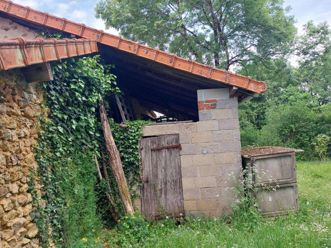 Maison à CHASSENEUIL-SUR-BONNIEURE