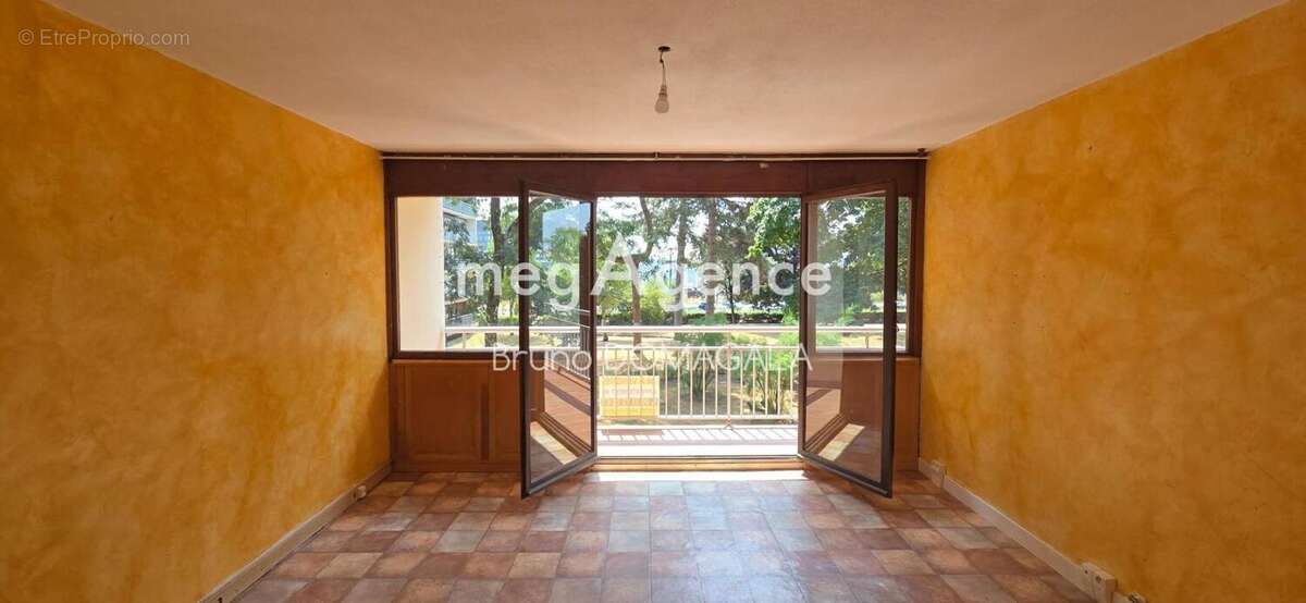 Appartement T4 place de stationnement et cave - photo 4
