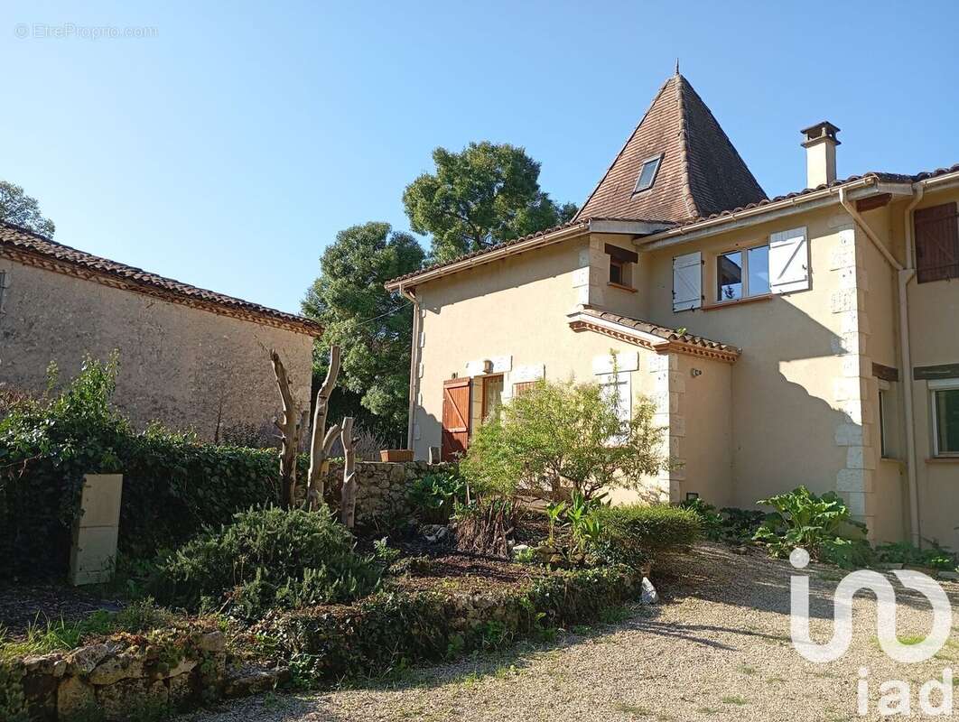 Maison 132 m² à Sainte-Colombe-De-Villeneuve  - photo 8
