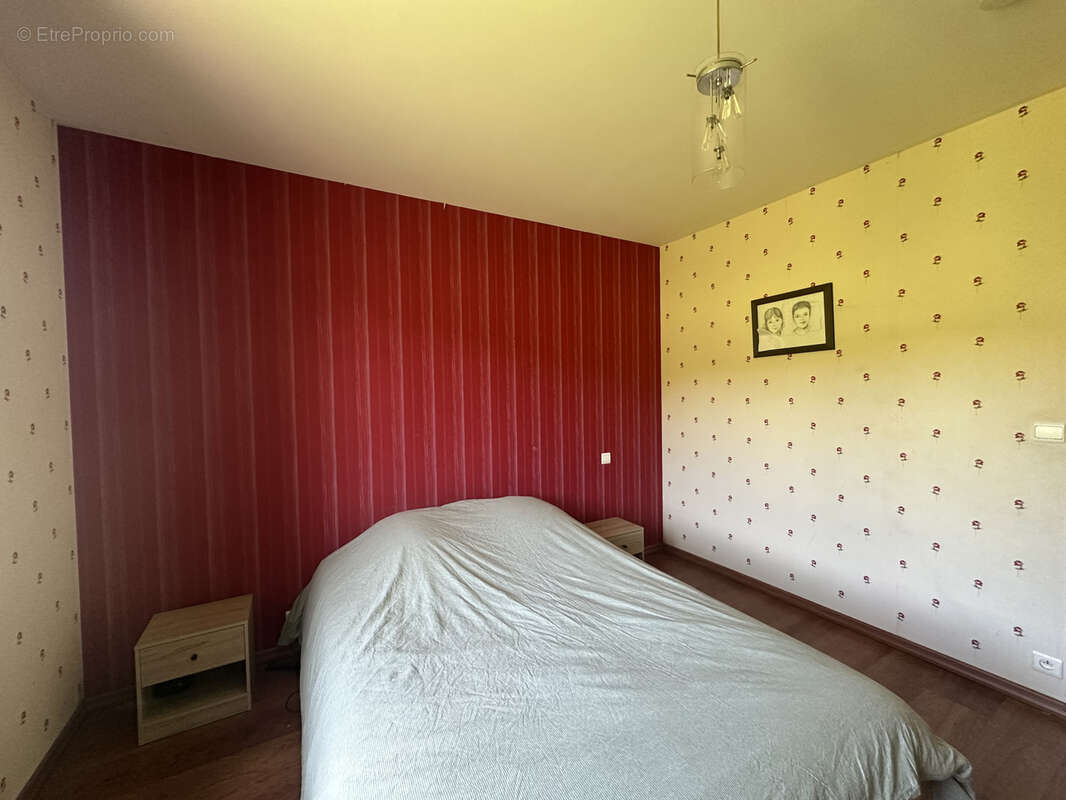 Maison à SAINT-BONNET-PRES-ORCIVAL