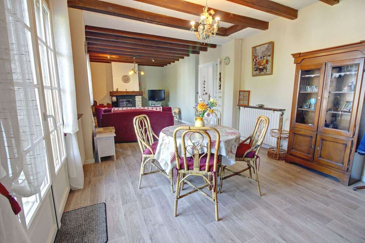 Maison à BREUIL-BOIS-ROBERT