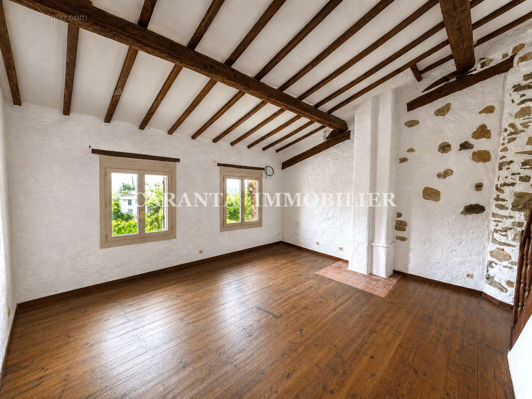 Vente Mazet 4 pièces 3 niveaux Grimaud avec Parking et jardin - photo 8