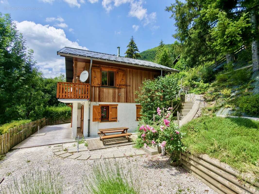 Chalet rénové en deux appartements - photo 20