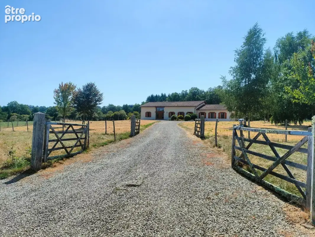 Maison 9 pièces 243 m² à vendre à Cheronnac (87600) - photo 4