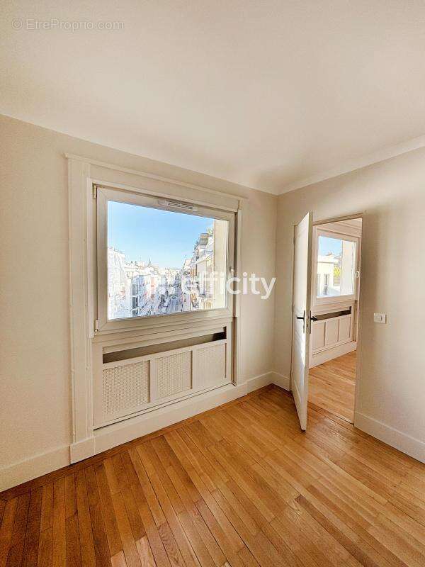 Appartement à LEVALLOIS-PERRET