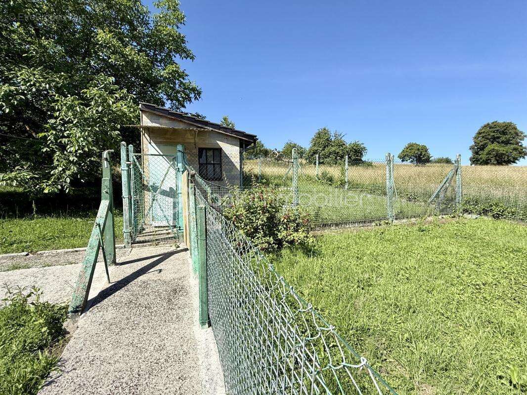 Grande maison familiale avec jardin, garages et dépendances - photo 5