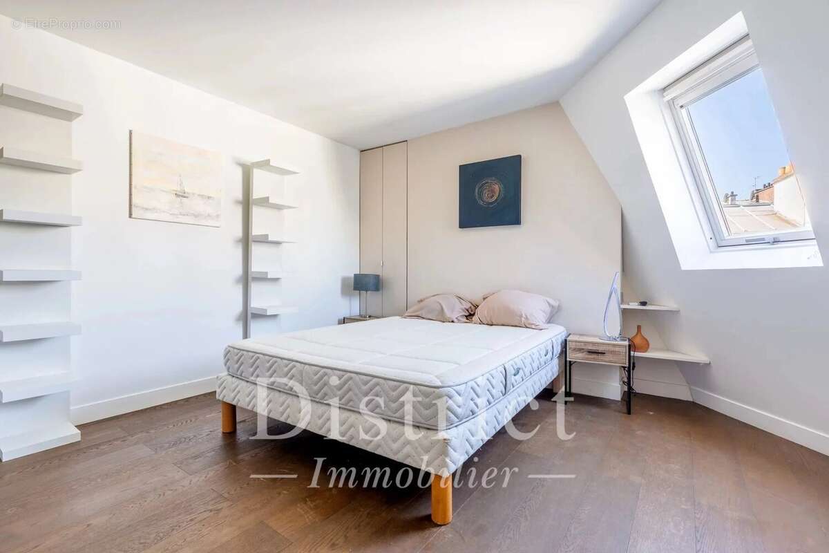Appartement à PARIS-8E