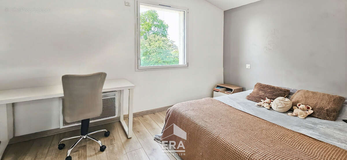 EYSINES 33320 - Maison familiale 200m²  5ch +  bureaux - 850 m² de parcelle - Calme - Garage, Jardin - photo 10