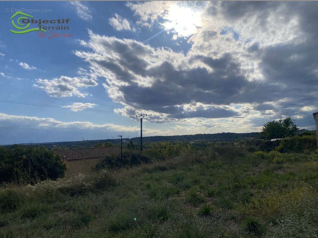 Terrain à TRESSAN
