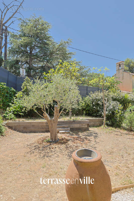 EXCLUSIVITE - Cap Brun, TOULON -  APPARTEMENT T3  avec 145 m2 de jardin - Résidence sécurisée, calme - photo 14