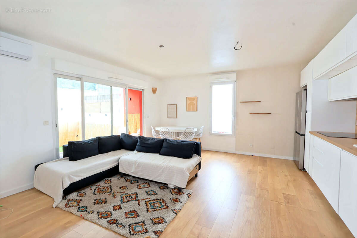 Appartement à MAUGUIO