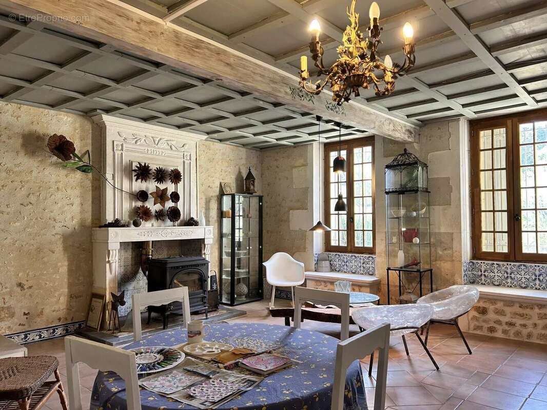 Maison à MIRAMBEAU