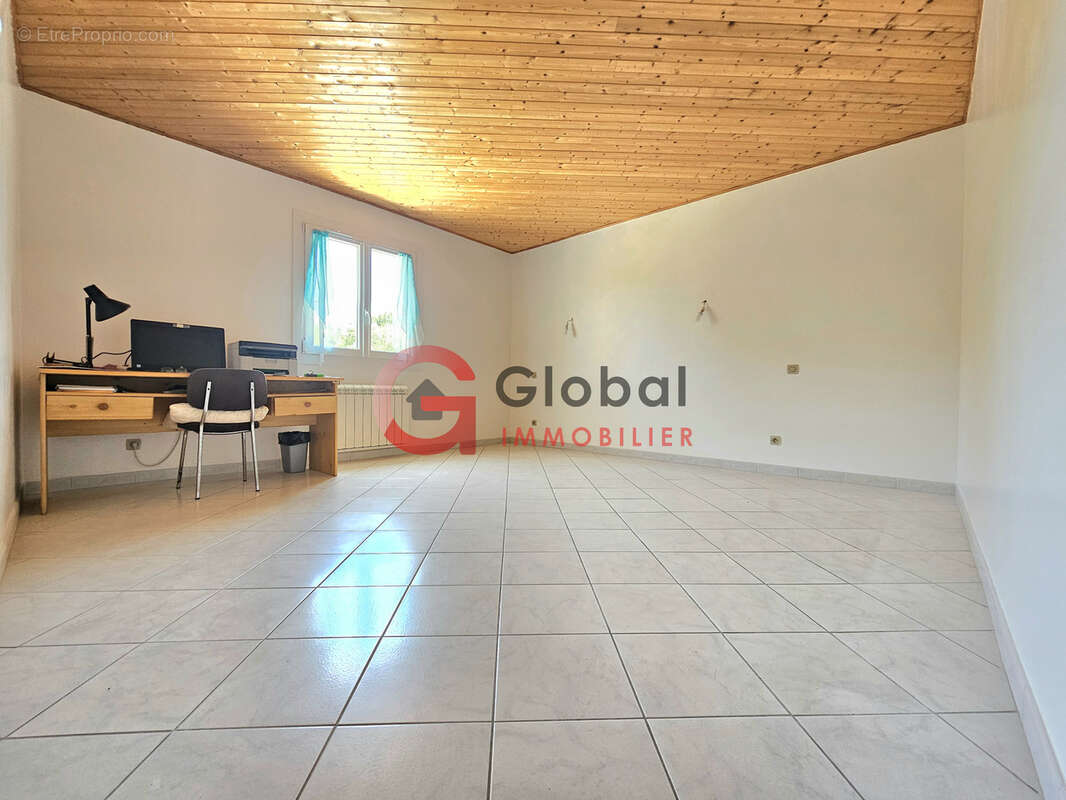 Villa familiale T6 155 m2/ 918 m2 - photo 9