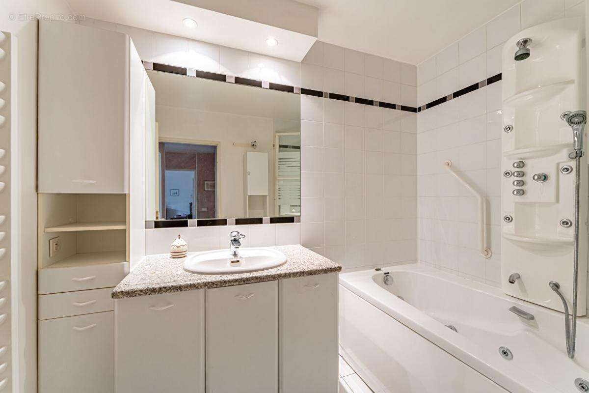 Appartement à SURESNES