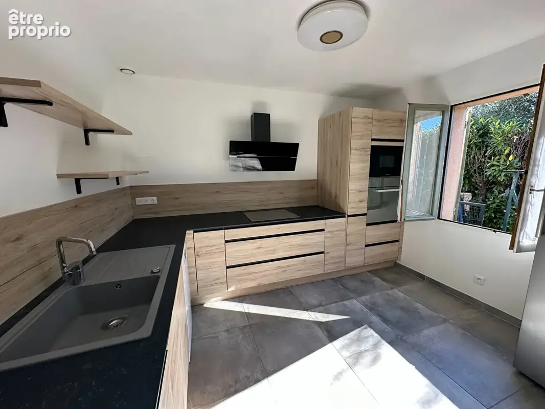Exclusivité Vente  le Puy St Reparade  proche commodités, LC Gestion vous propose une maison de plain pied  de 66 m² avec jardin - photo 3