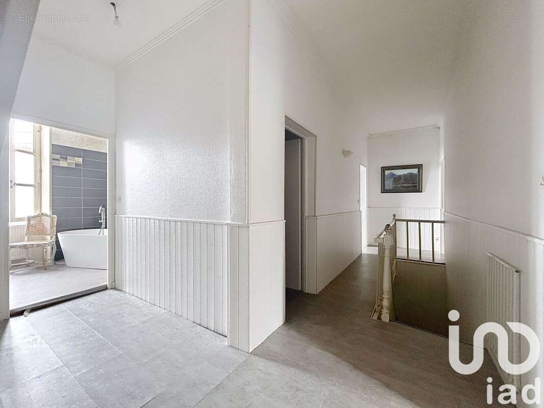 Maison 175 m² à L'isle-D'espagnac  - photo 9