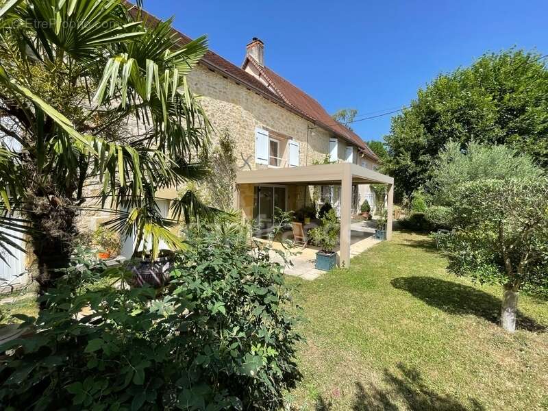 Dpt Dordogne (24), à vendre  maison P8 de 292,68 m² - Terrain de 1 777,00 m² - photo 29