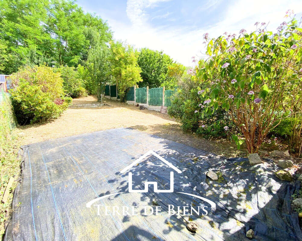 Maison de caractère de 160 m2   Beaux volumes, patio, jardin clos et fort potentiel d'aménagement   Pommiers - photo 17