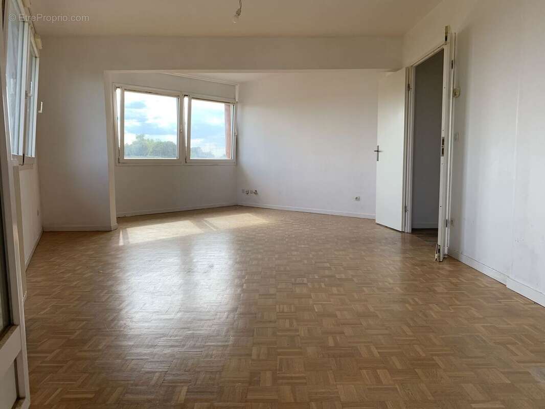 Appartement à SAINT-PIERRE-DU-PERRAY