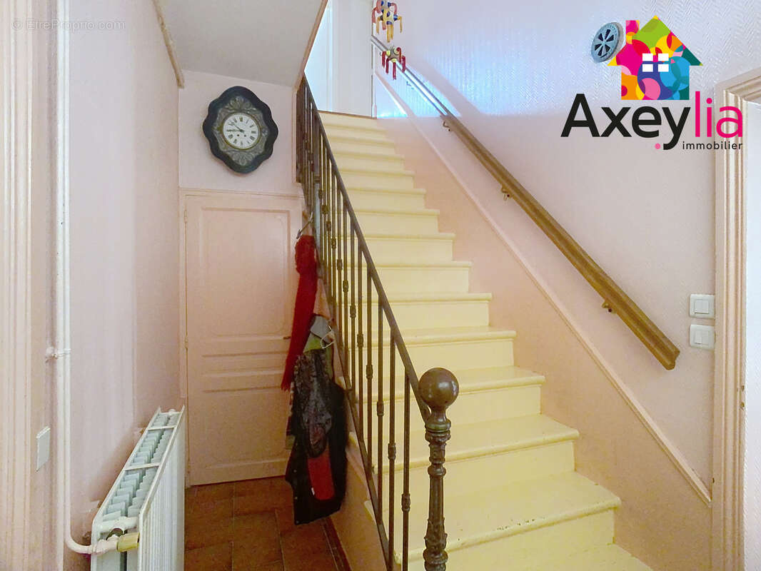 Maison à SAINT-JEAN-SAINT-MAURICE-SUR-LOIRE