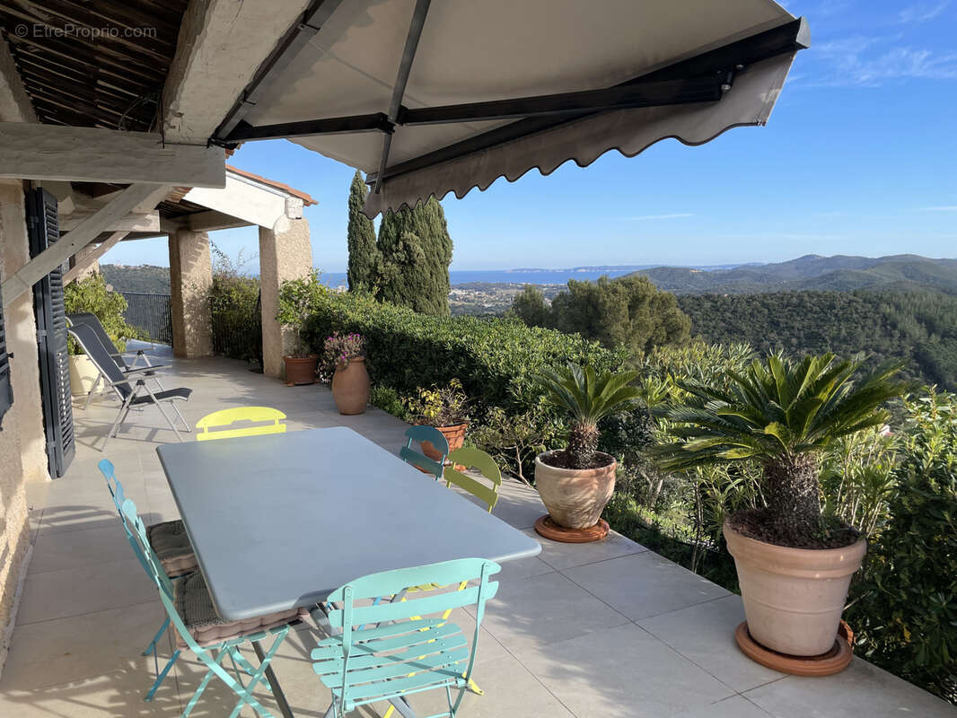 Maison à BORMES-LES-MIMOSAS