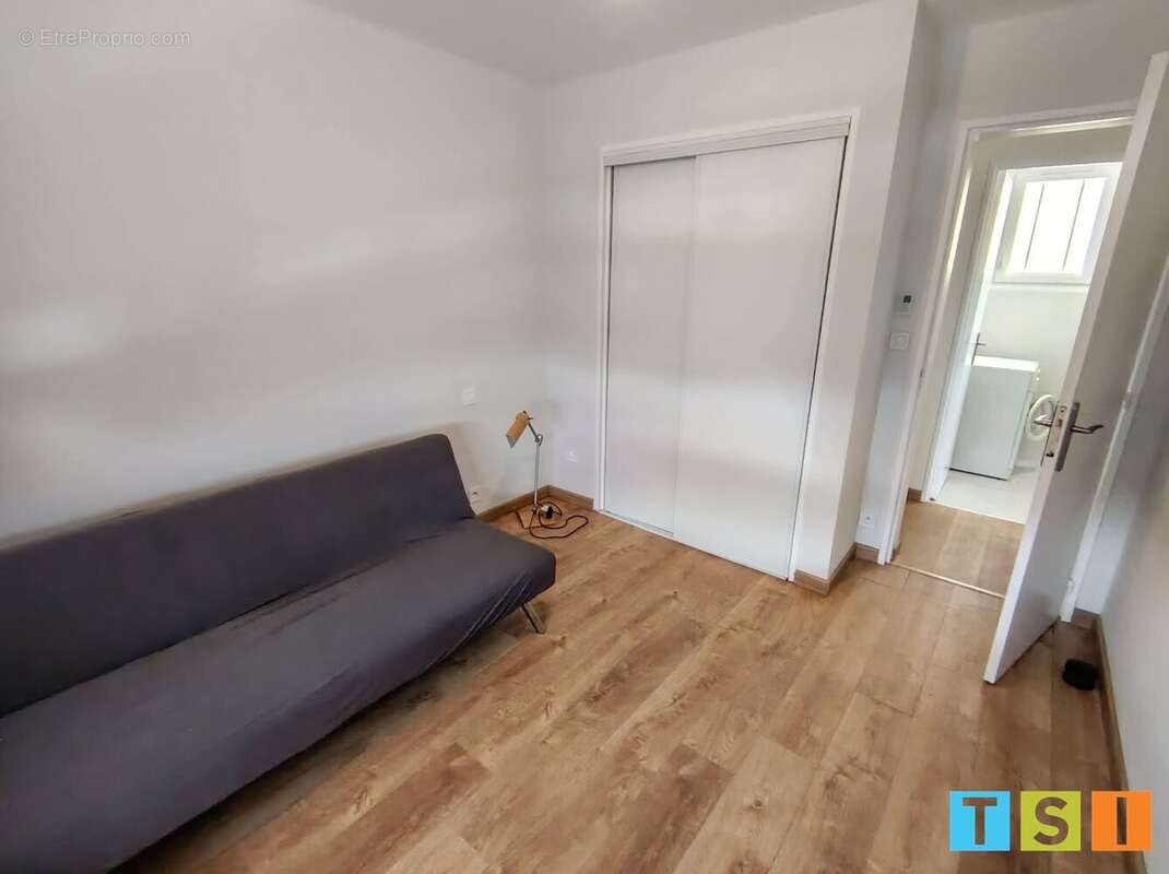 MONTREJEAU: appartement type T3 entièrement rénové. - photo 9