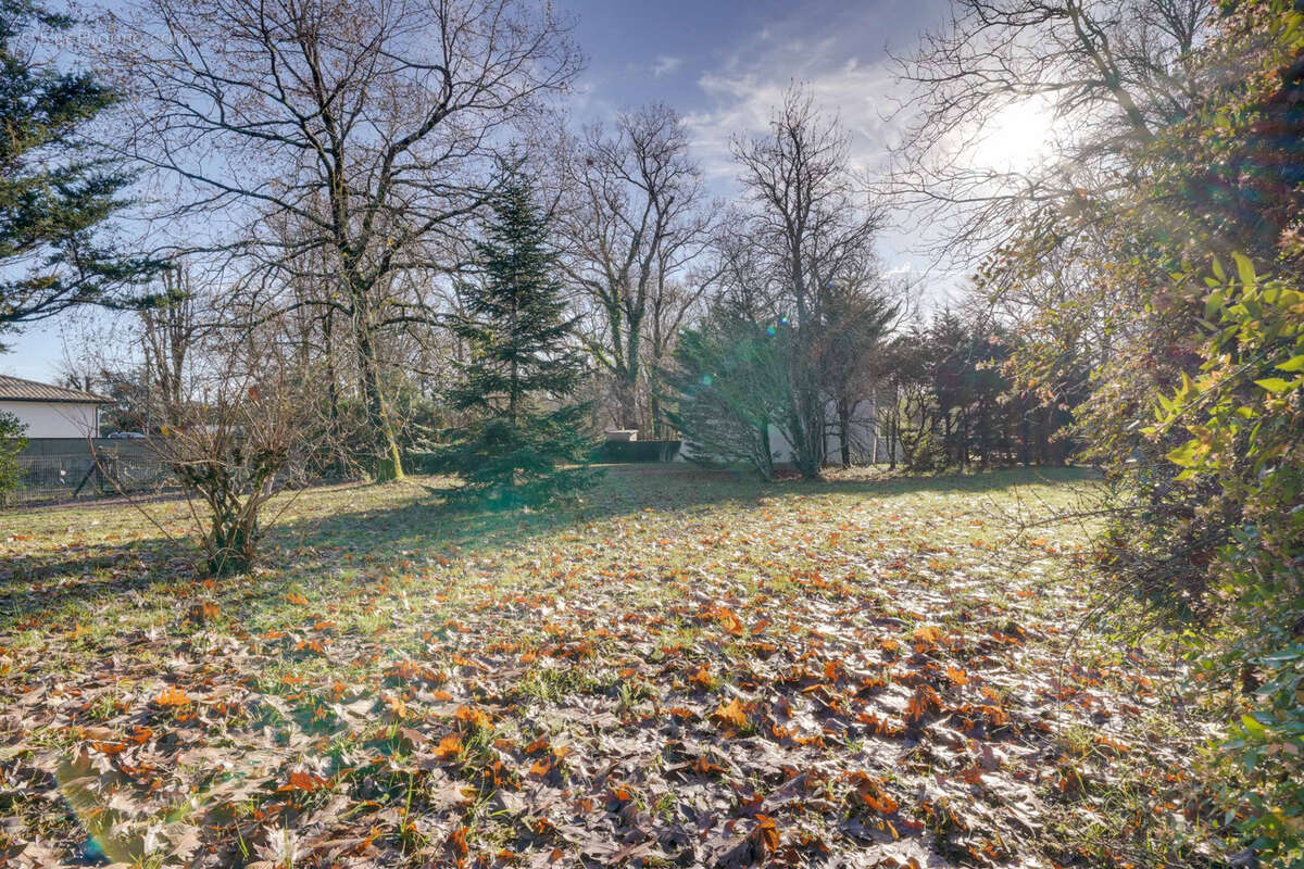 Terrain à MERIGNAC