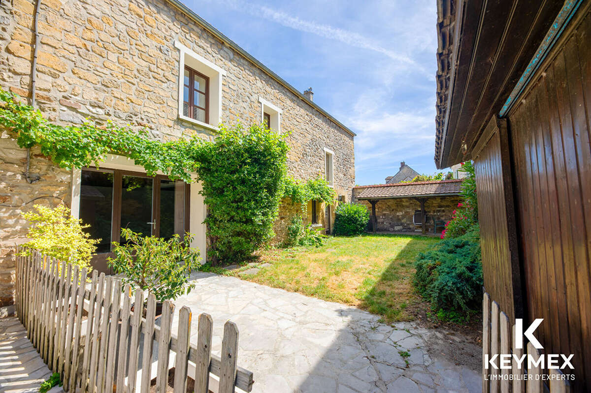 Maison à ENNERY