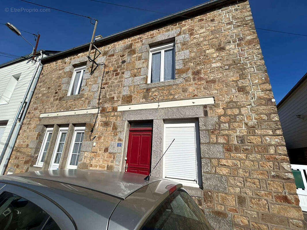 Maison à DUCEY