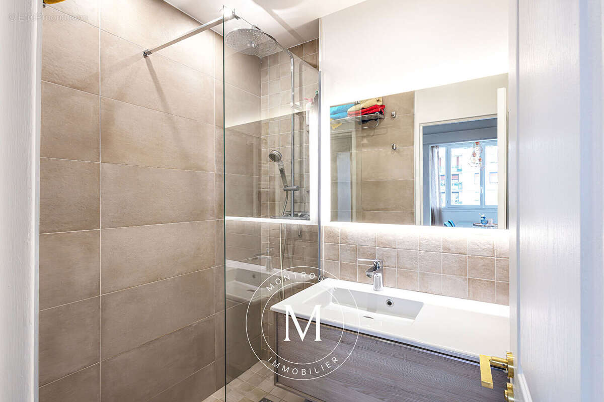 Appartement à MONTROUGE