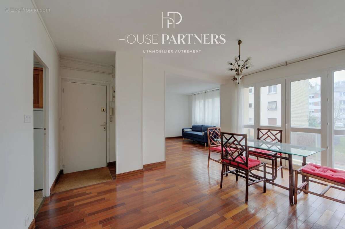 Appartement à LA CELLE-SAINT-CLOUD