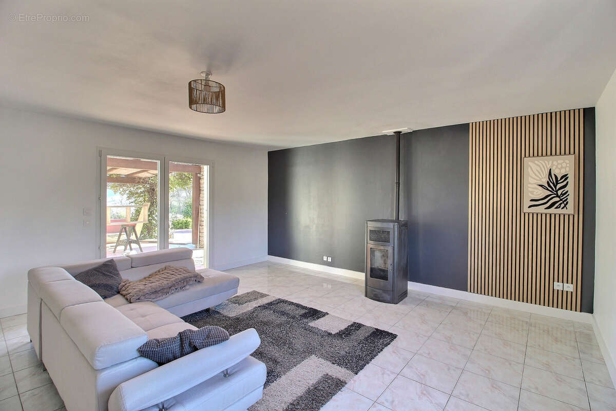 Maison à SAINT-MARTIN-DE-LONDRES