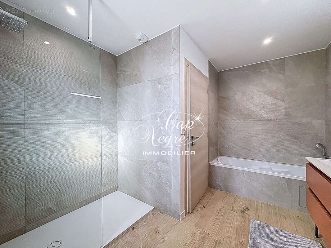 Maison à PLAN-DE-LA-TOUR