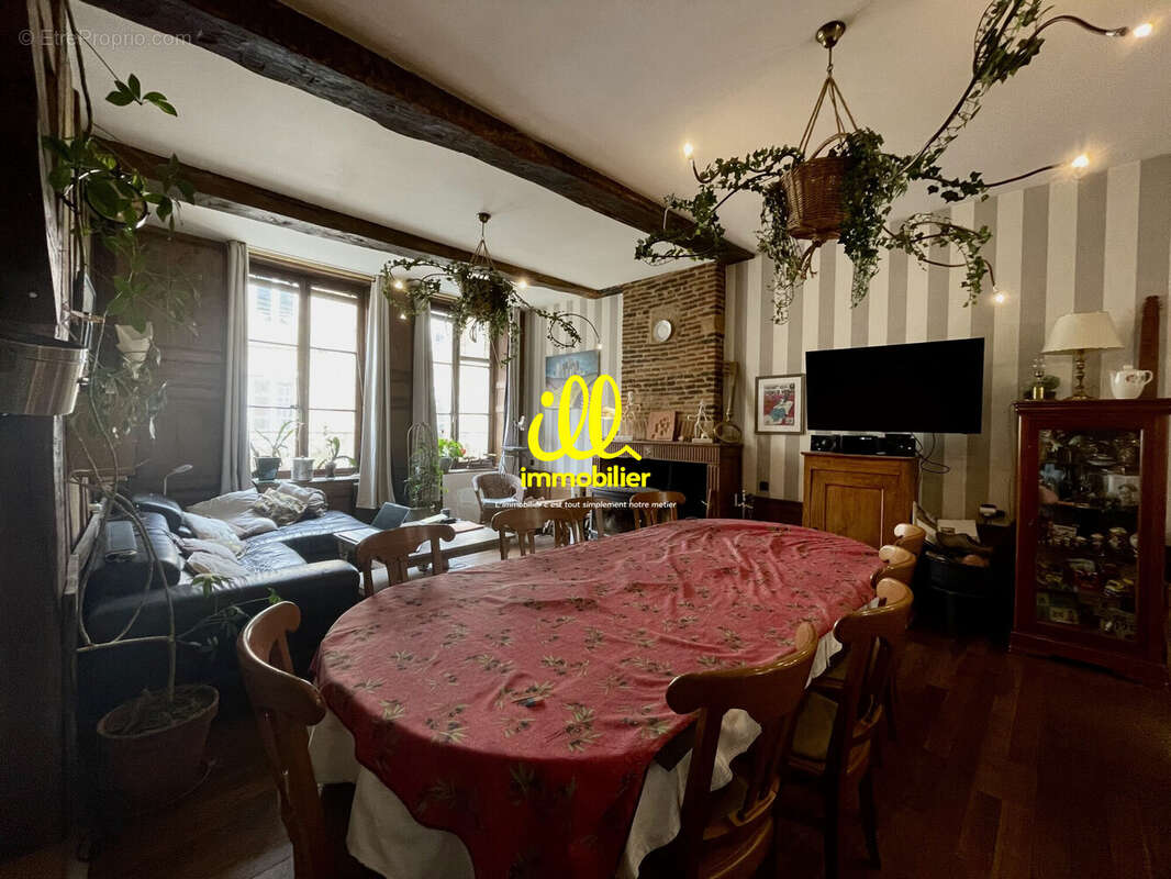 Appartement 350 m² à Charleville-Mezieres  - photo 5