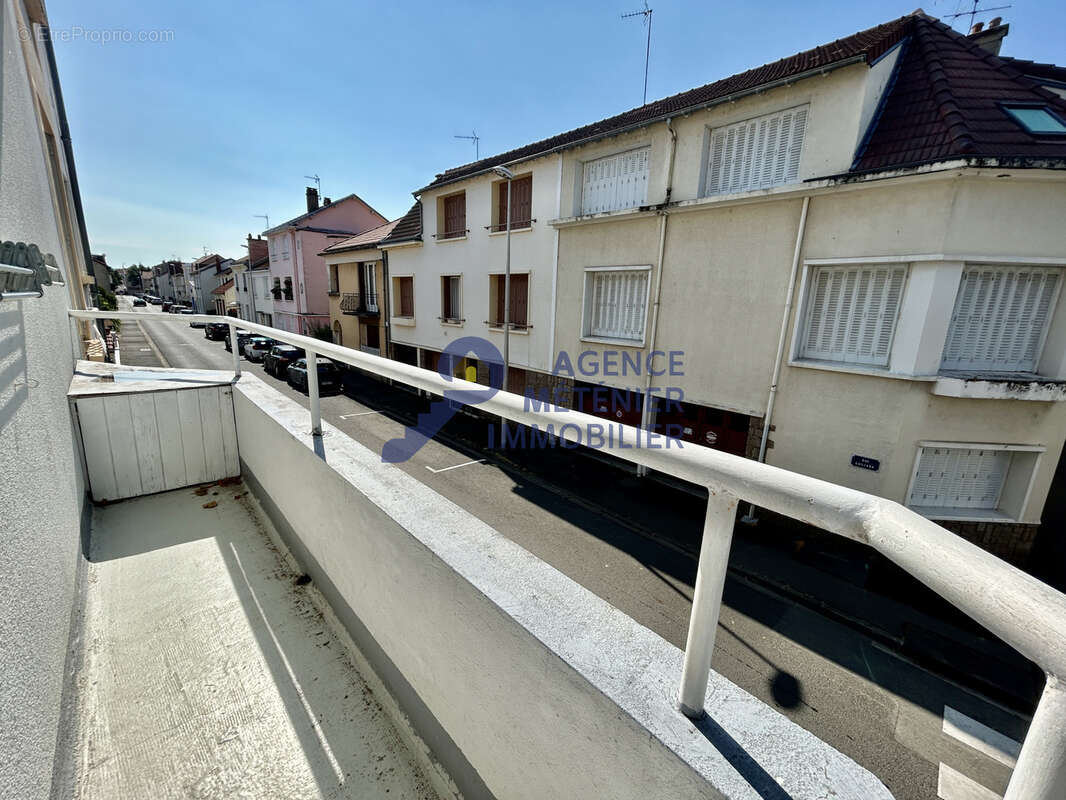 VICHY - appartement de type f2 proche de toutes commodités - photo 2