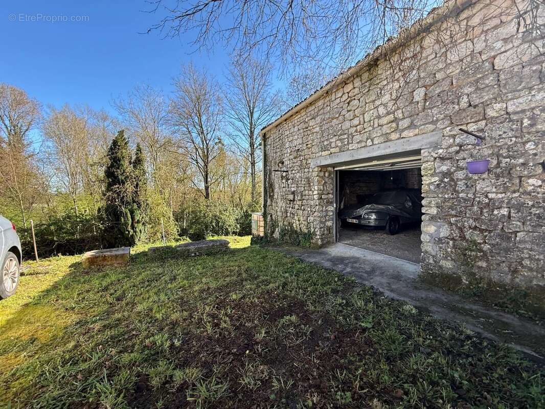 Maison à CRAZANNES
