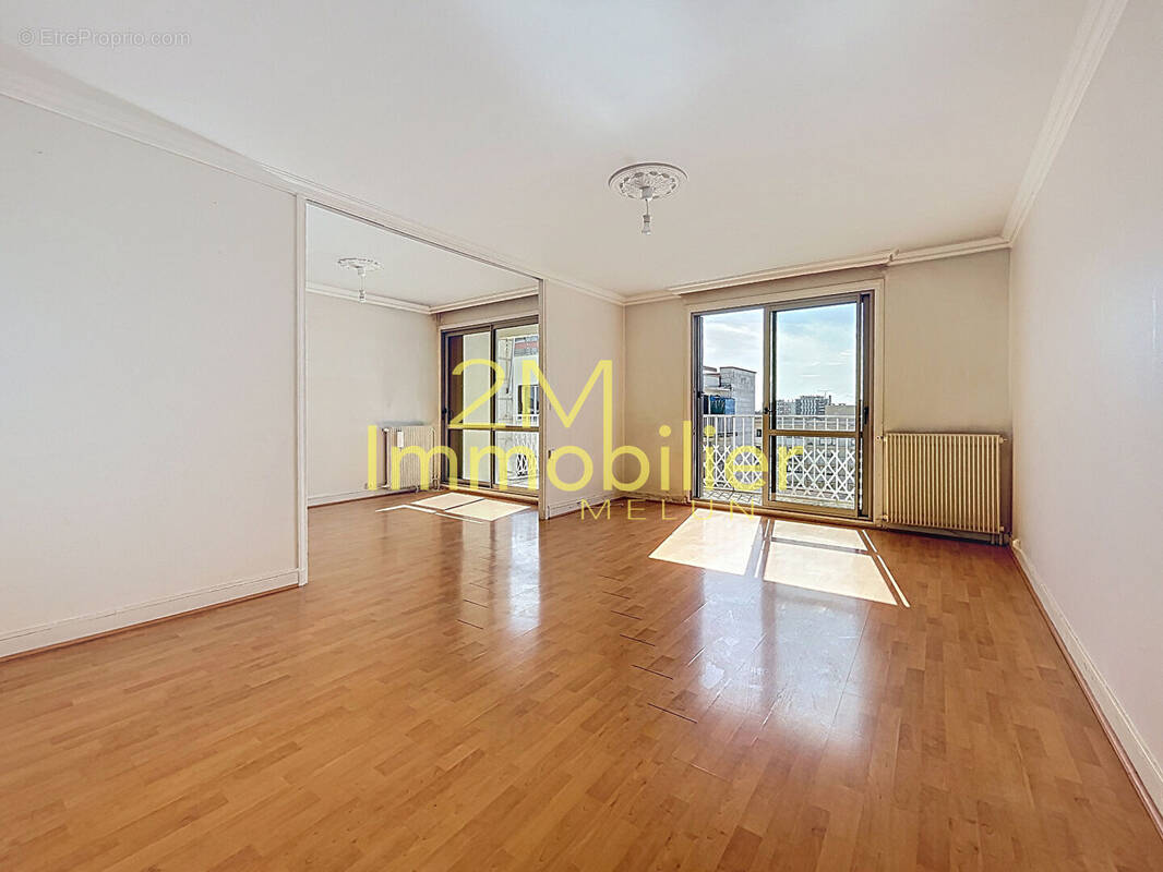 Appartement à MELUN