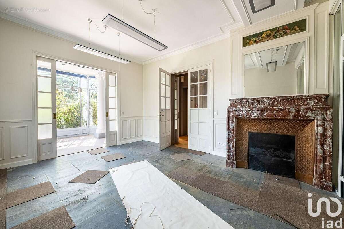 Photo 9 - Commerce à FONTAINEBLEAU