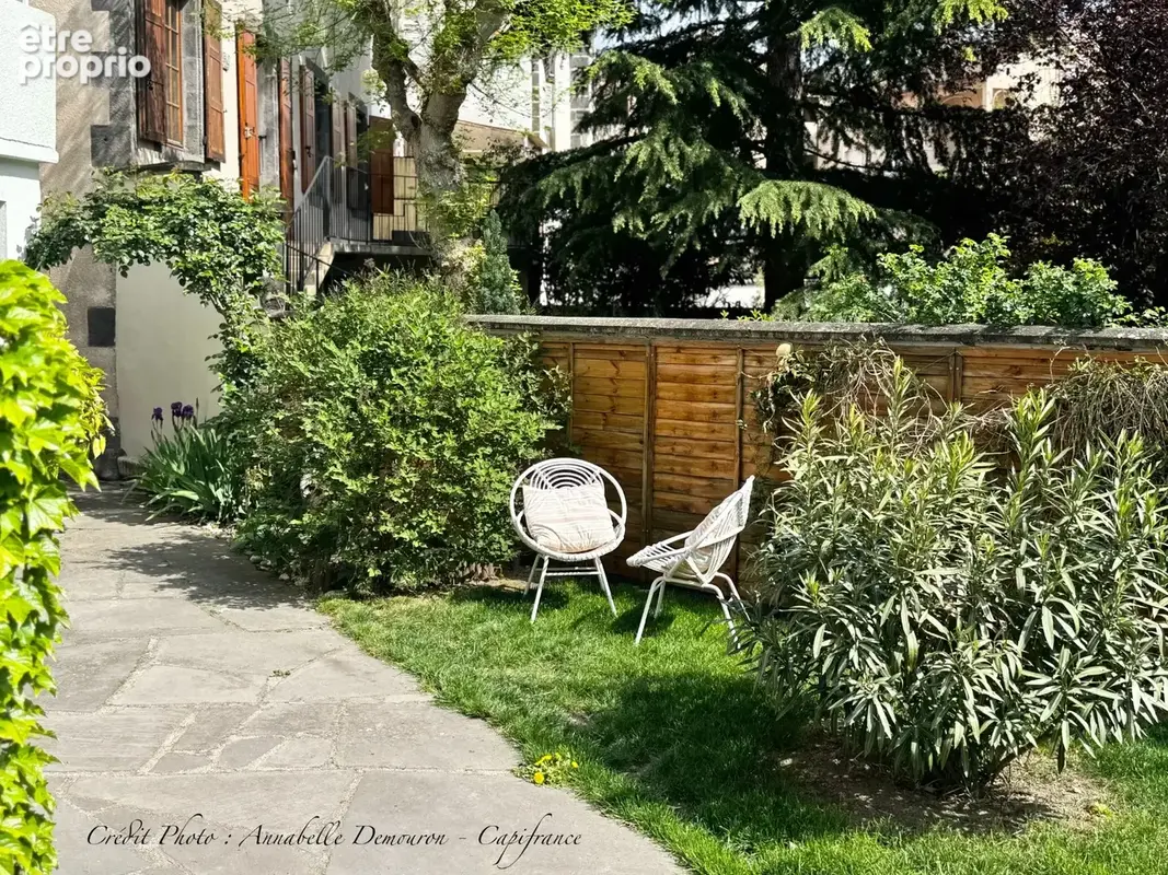 Cébazat hypercentre – maison de caractère + t2 indépendant – 183 m² habitables env. – dépendances – extérieurs - photo 3