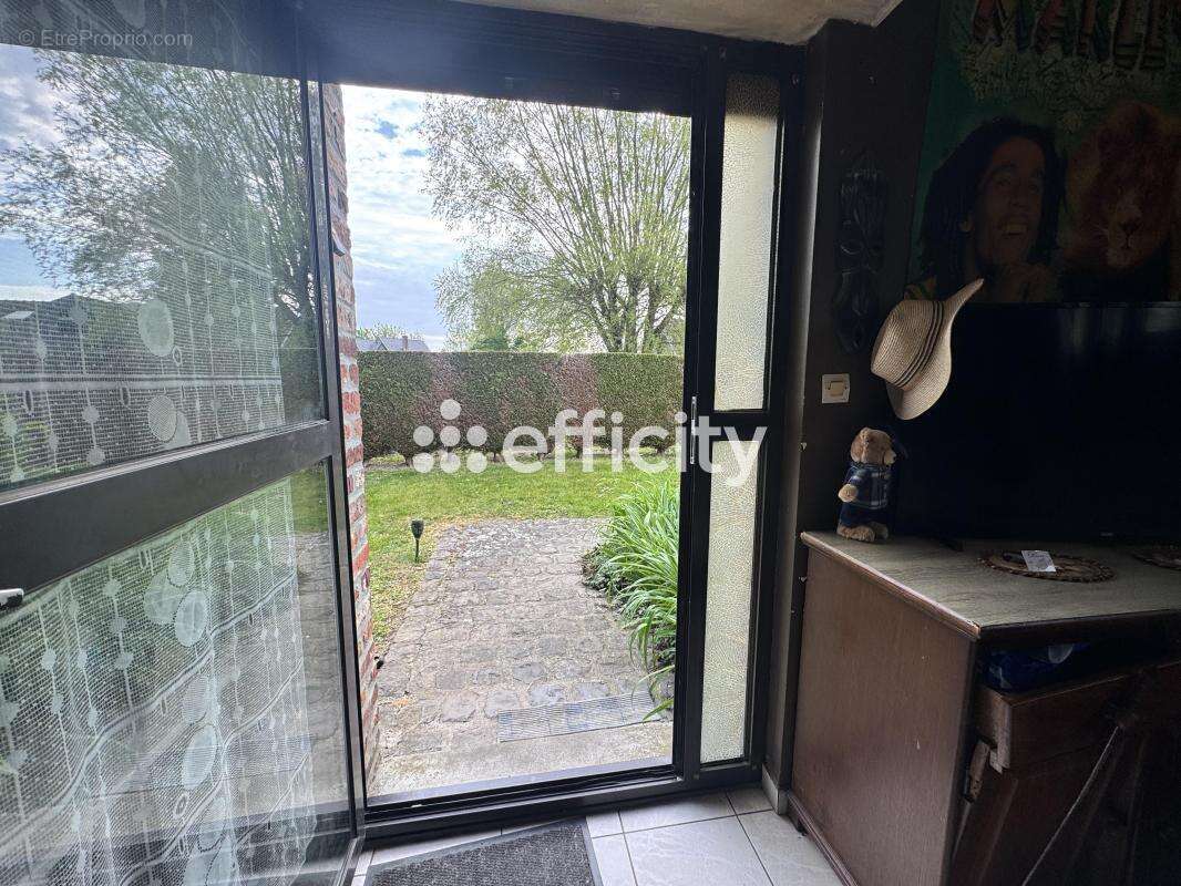 Appartement à FAMARS