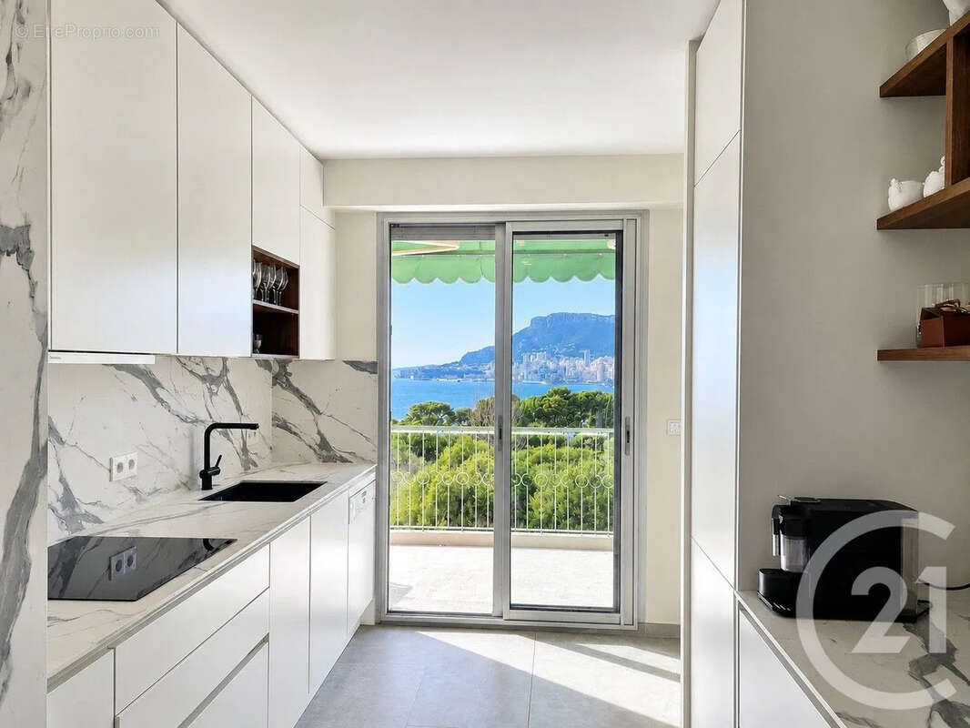 Appartement à ROQUEBRUNE-CAP-MARTIN